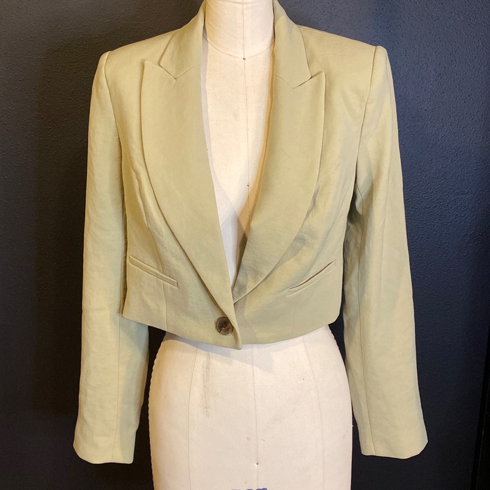 Taupe Cropped Structured Blazer from Express size XS w brown turtle shell button